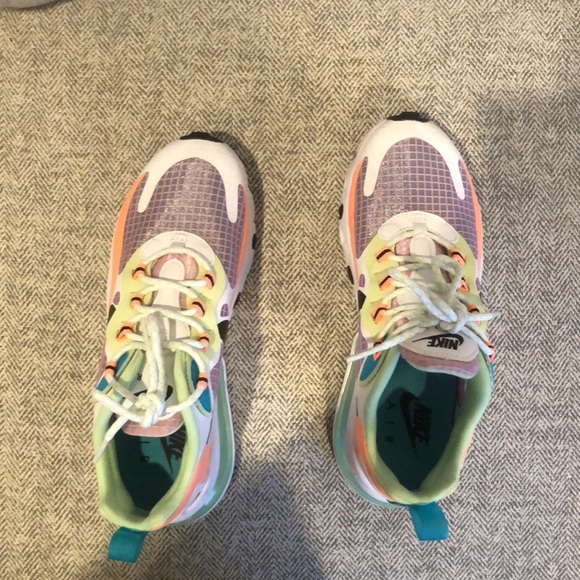 Nike tennis shoes - Picture 2 of 6